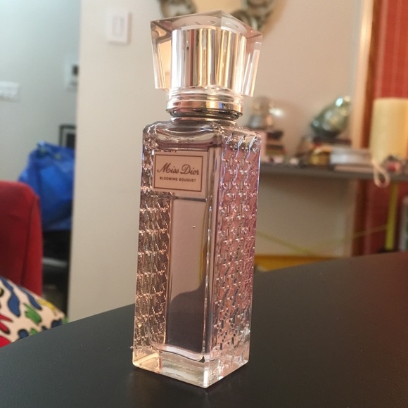 miss dior roller pearl blooming bouquet